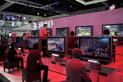 E3 2011פ򿶤֤äơ򤷤4GameråդԽ嵭Ǻ