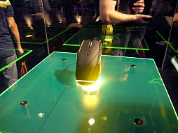 #019Υͥ/E3 2012Razer֡˿ޥRazer TaipanפȡMechWarrior Onlineѥȥ餬Ÿ