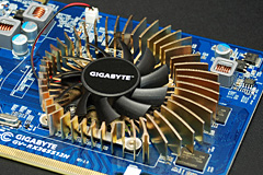 #002Υͥ/GIGABYTE12000ߤATI Radeon HD 3650ܥɤȯ