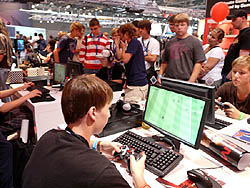 #008Υͥ/GamescomϤ褤賫롣818衼åѺΥॷ祦Gamescom 2010פɥĤΥ˥