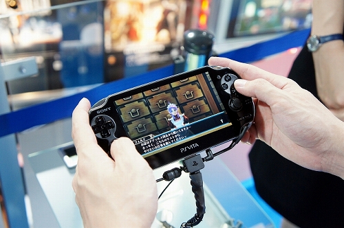 TGS 2011ϥץ饯ȤȥꥢɡROפη줬̤PS Vitaܳʥ֥饰ʥ ǥåץץ쥤ݡ