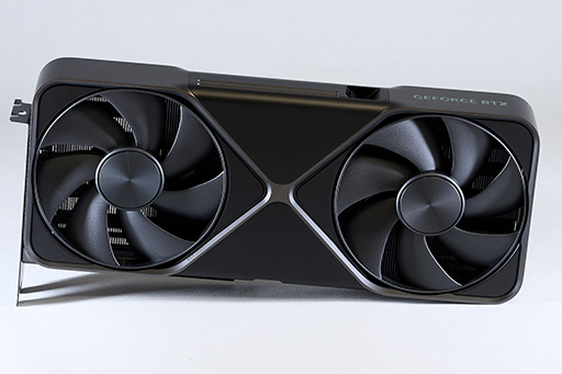  No.002Υͥ / ̿ǸGeForce RTX 5090 Founders Editionס¿ѹ¤κѤ2åȤθߤ¸GeForce