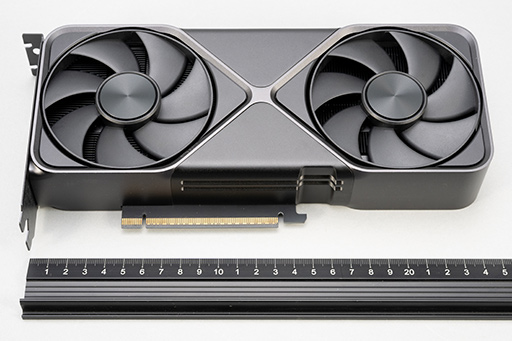  No.013Υͥ / GeForce RTX 50꡼4ơGeForce RTX 5070 Founders Editionץӥ塼夫餷äǽ̤