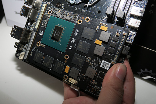  No.010Υͥ / CES 2018顤Core XRyzen ThreadripperбMicroATXޥܡ2ʤASRockϪ